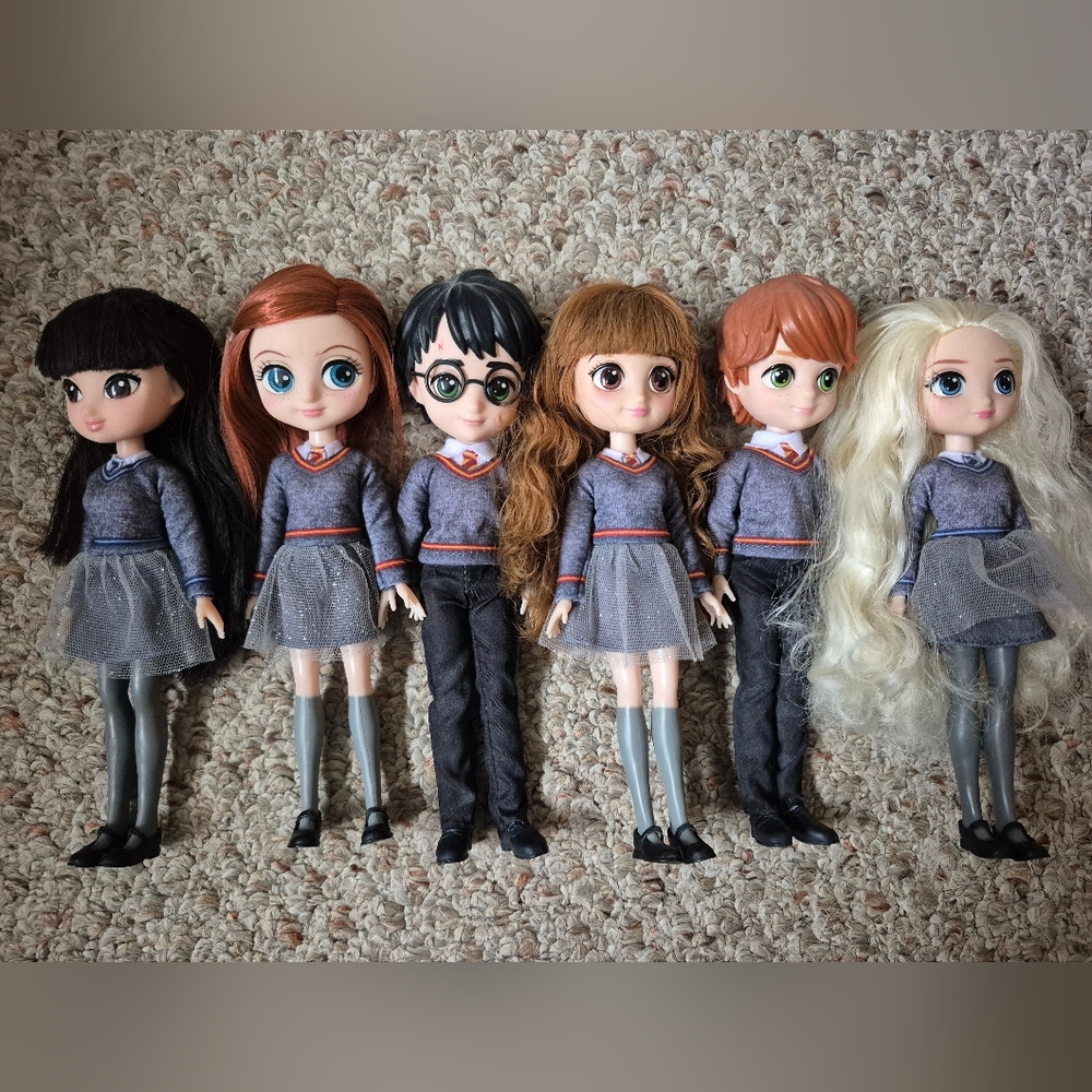 Wizard School Doll Set with Gray Outfits